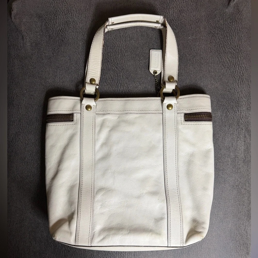 Coach Legacy 65th Anniversary Gigi Tote White Leather Shoulder Bag | 10650 - Picture 6 of 16